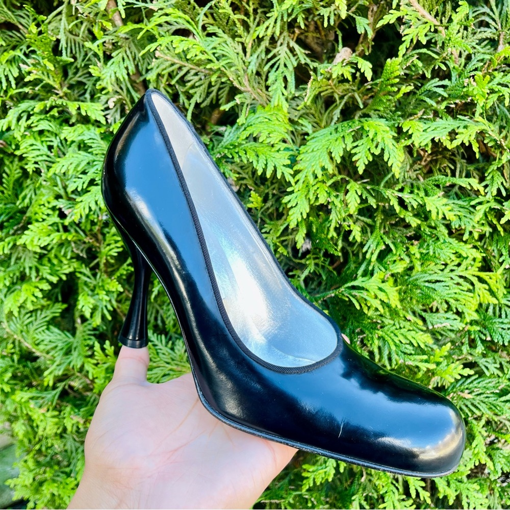New! Dolce & Gabbana Black Patent Round Toe Spool Heel Classic Pumps - Picture 2 of 9